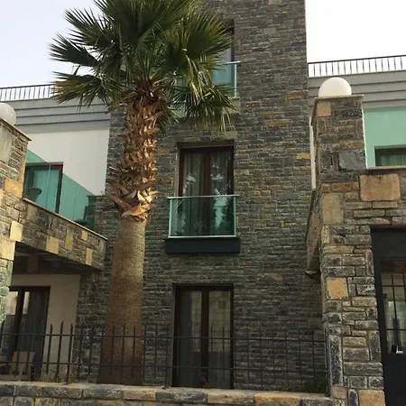 Orya Aparts Aparthotel