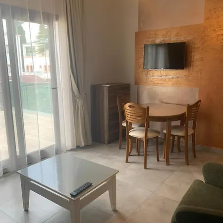 Aparthotel Orya Aparts *