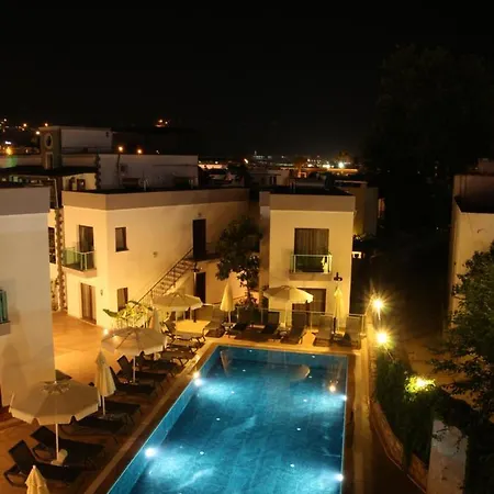 Orya Aparts 3*